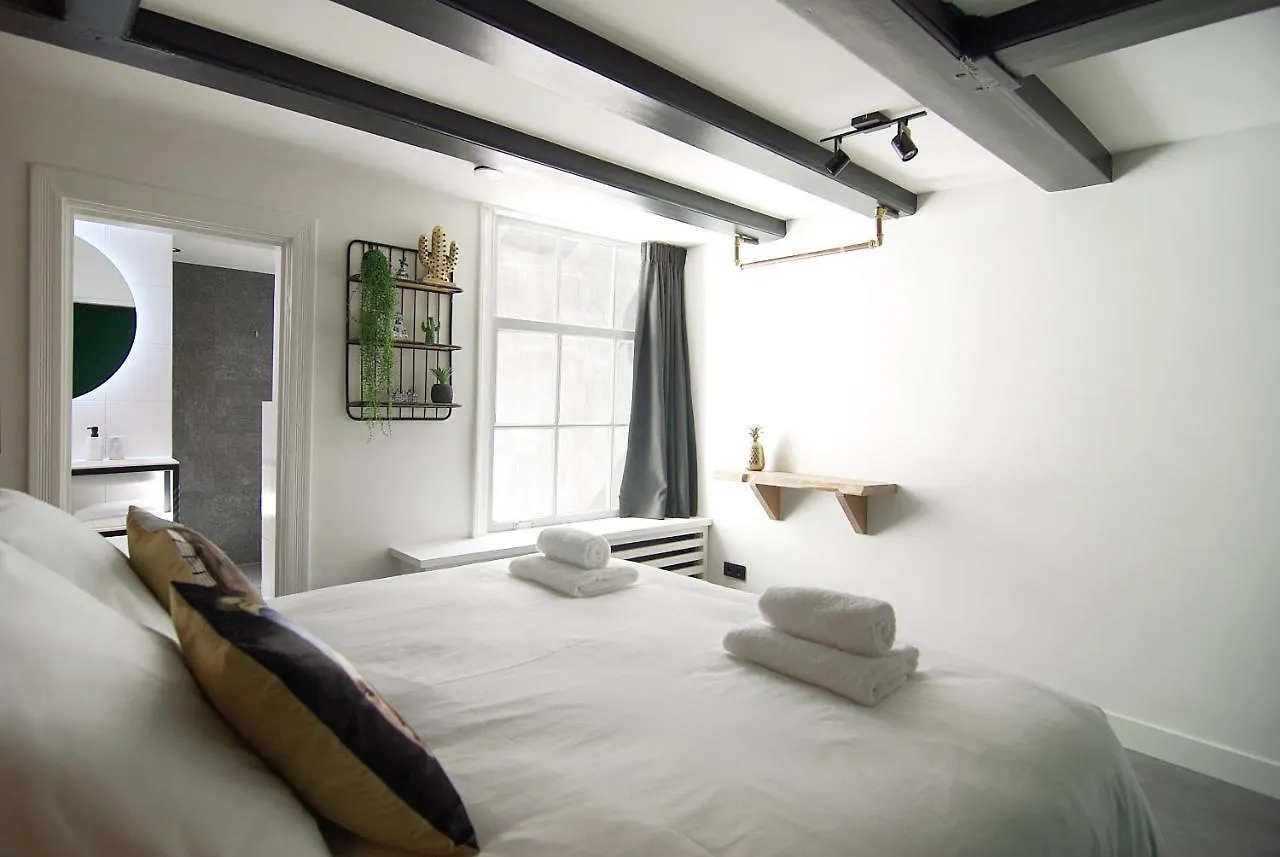 Joz, Historic Suites In Centre Of Amsterdam Bed & Breakfast