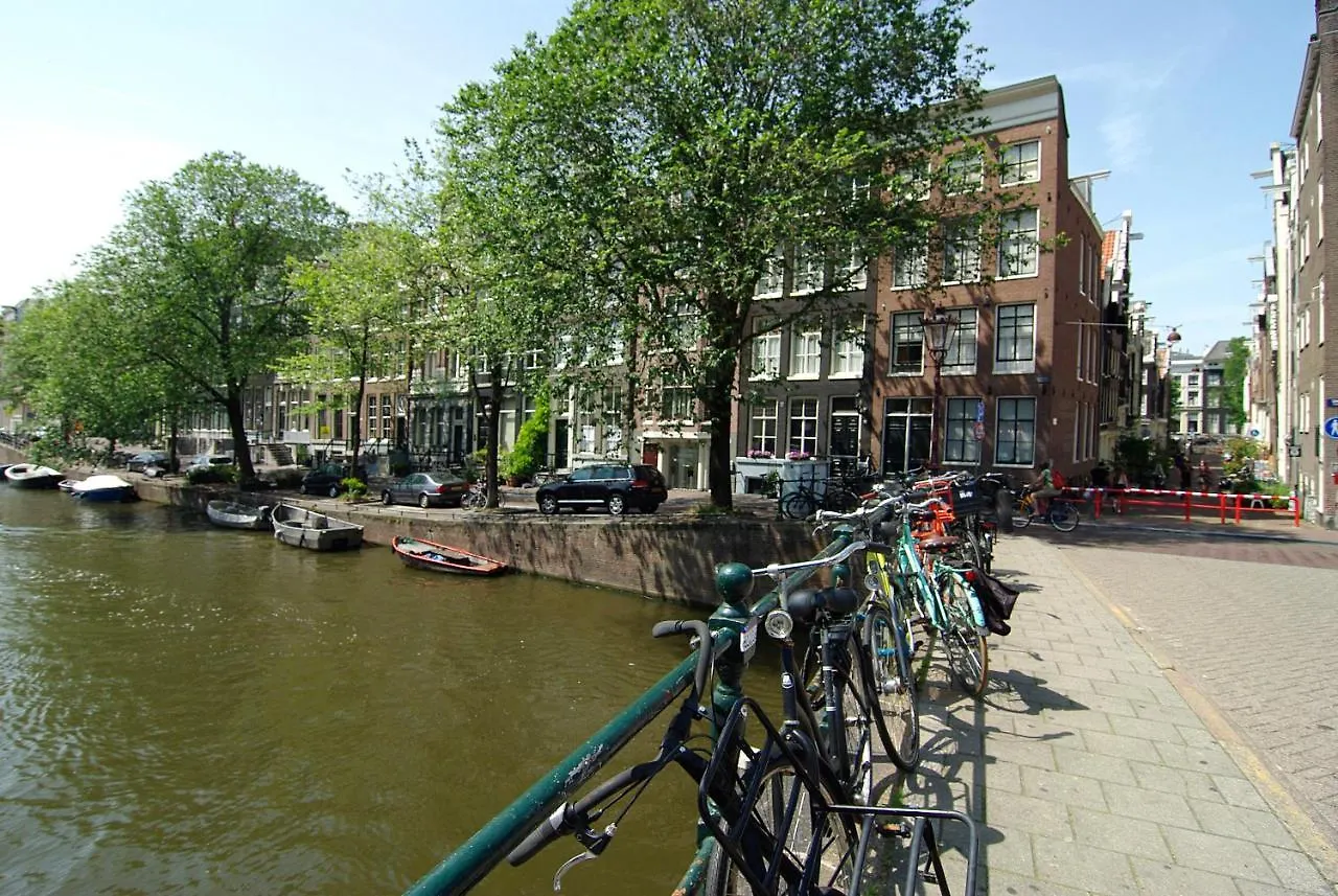 Joz, Historic Suites In Centre Of Amsterdam Bed & Breakfast